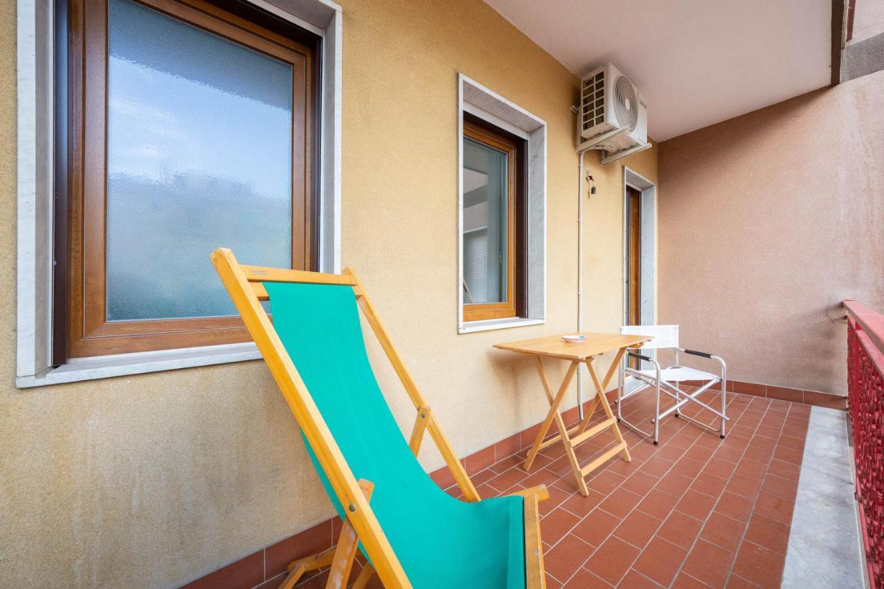 Panorama Host - Casa Anny Maiori Bagian luar foto